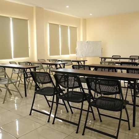 Daya Hotel Makassar Dış mekan fotoğraf